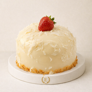 Çilekli Beyaz Çikolatalı Pasta