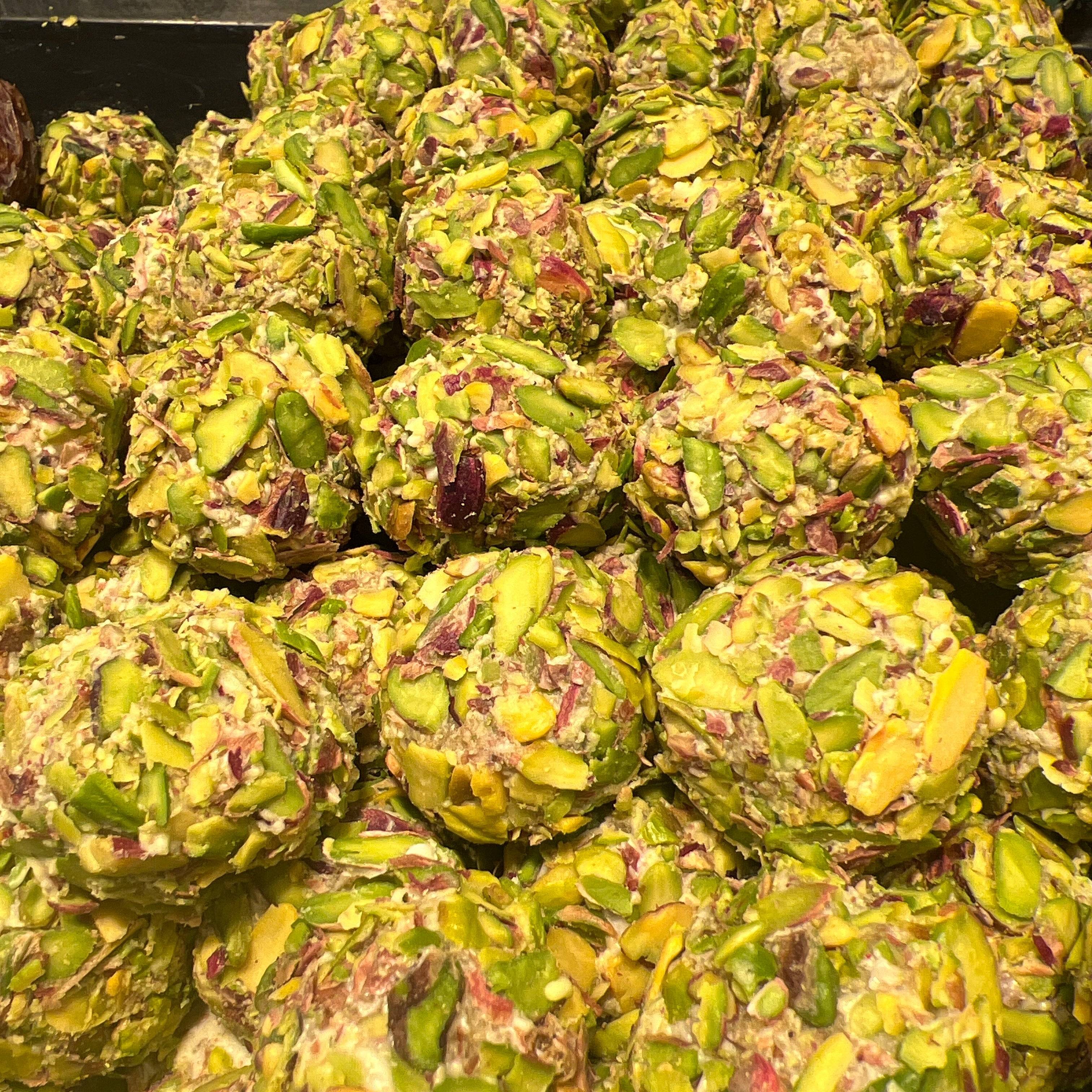 Fıstıklı Ballı Cezelye Top Kurabiye
