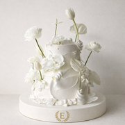 White Floral Çiçek ve Meyve Detaylı Premium Butik Pasta
