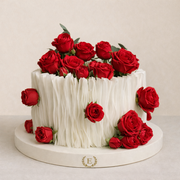 Taze Güller ile Süslenmiş Yenilebilir Kâğıt Tasarım Pasta