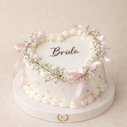 Bride Beyaz Çiçekli Vintage Yazılı Kalp Pasta