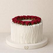 Taze Güller ile Süslenmiş Yenilebilir Kâğıt Tasarım Pasta